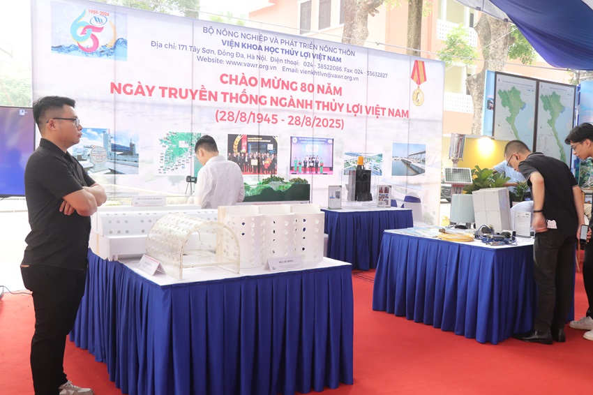 Viện Khoa học Thủy lợi Việt Nam tham gia triển lãm 80 năm Thủy lợi Việt Nam đồng hành và phát triển cùng đất nước