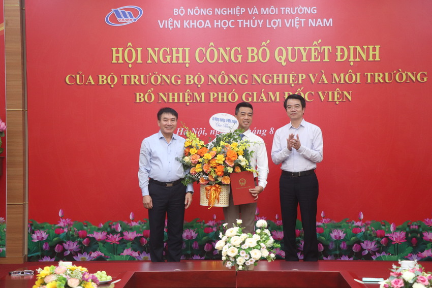 Hội nghị công bố Quyết định của Bộ trưởng Bộ Nông nghiệp và Môi trường bổ nhiệm Phó Giám đốc Viện